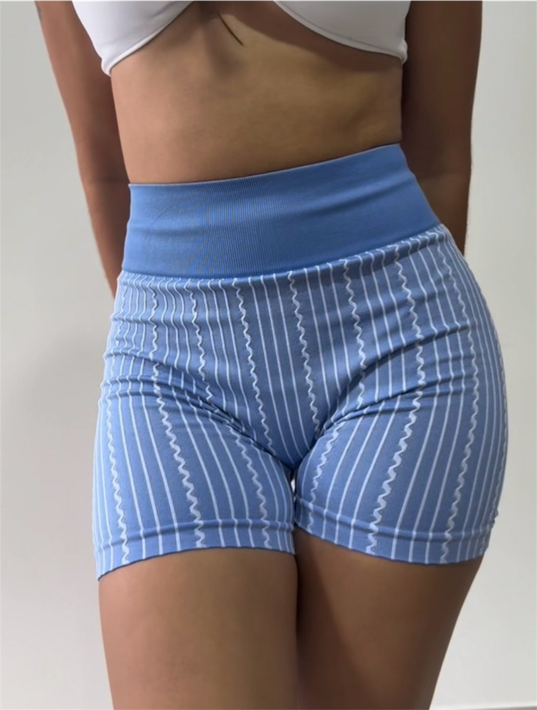 Short Mila • Ref. 6384